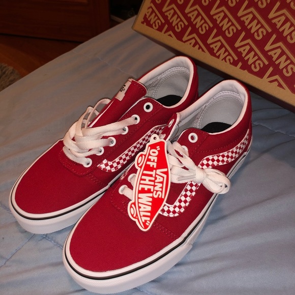 red checkered low top vans
